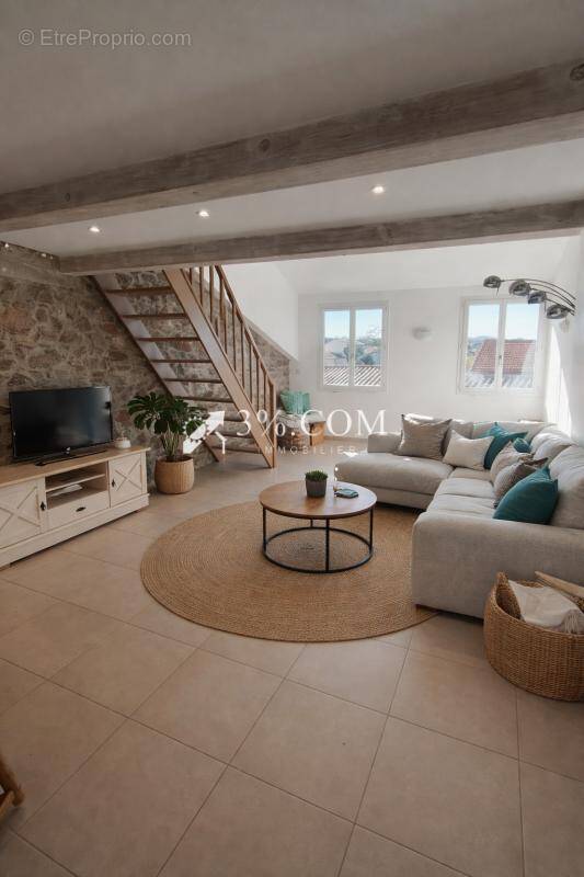 Appartement à COGOLIN