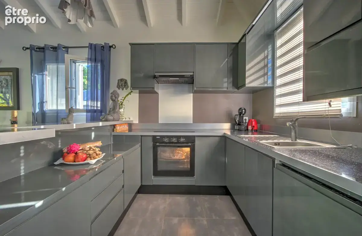 Propriété de 3 maisons sur terrain clos   sainte-anne - photo 11