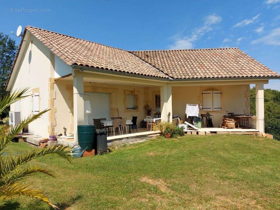 Maison à SALVIAC