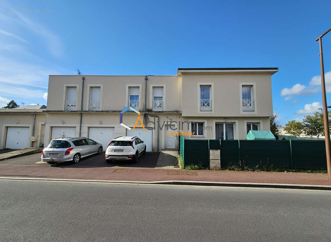 Appartement à SAINT-JEAN-DE-LA-RUELLE