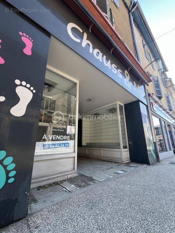 Commerce à MORESTEL