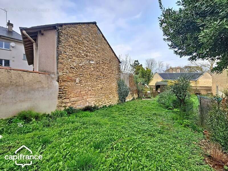 THOUARS  Place Lavault  Maison de 120 m2 4 chambres - photo 10