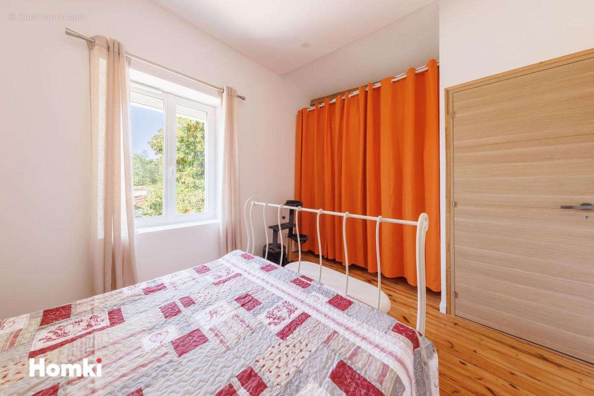 Maison/Villa T5 de 155 m2 à Peschadoires 63920 - photo 14