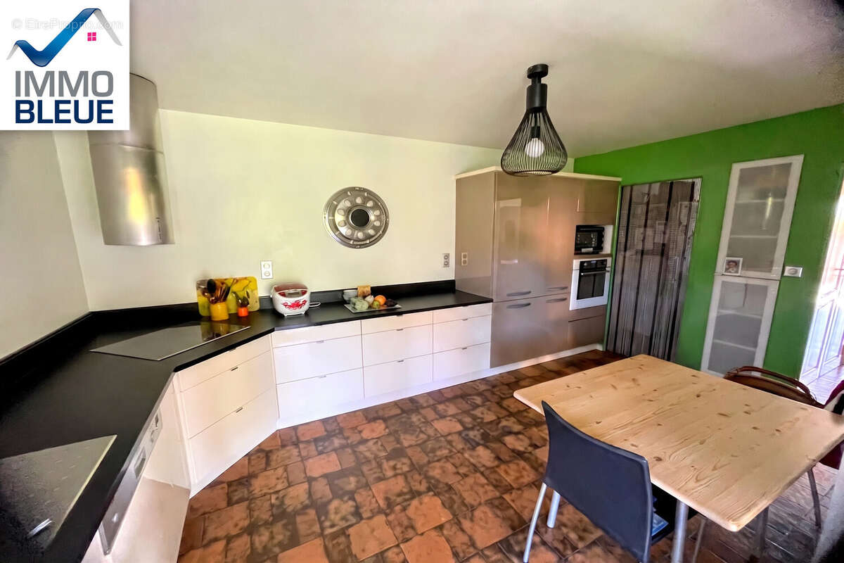 Maison à CHATEAUNEUF-LES-MARTIGUES
