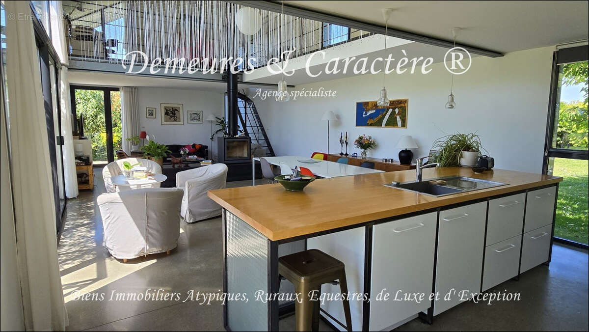 Remarquable maison d'architecte sur 3000m2 avec piscine, terrasse, boulodrome, au Sud de NANTES - photo 9