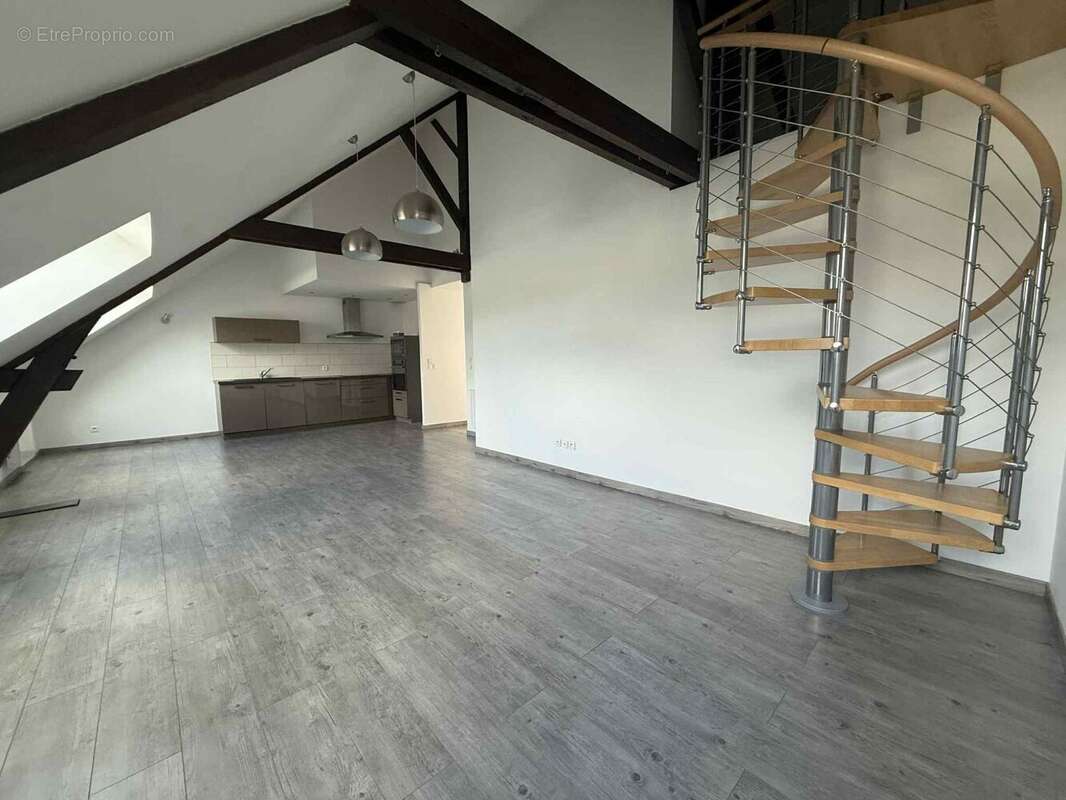 Appartement 113 m² à Charleville-Mezieres  - photo 7