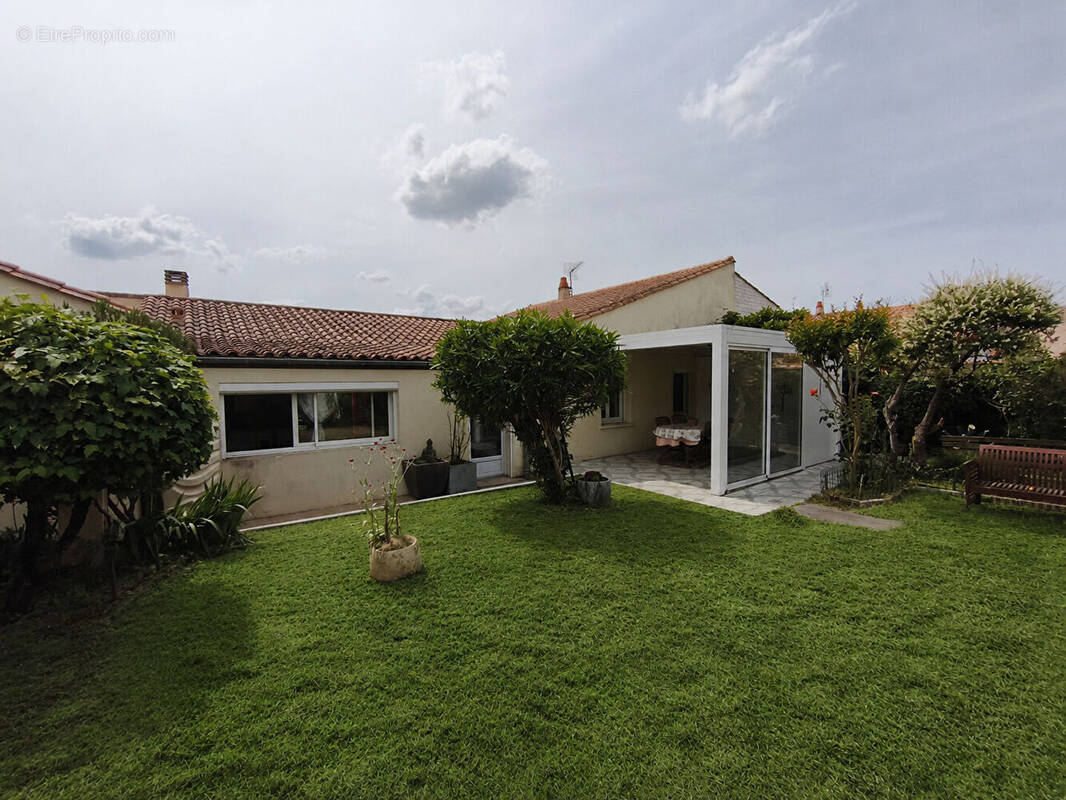 Photo Maison à Rochefort au prix de 214 000€