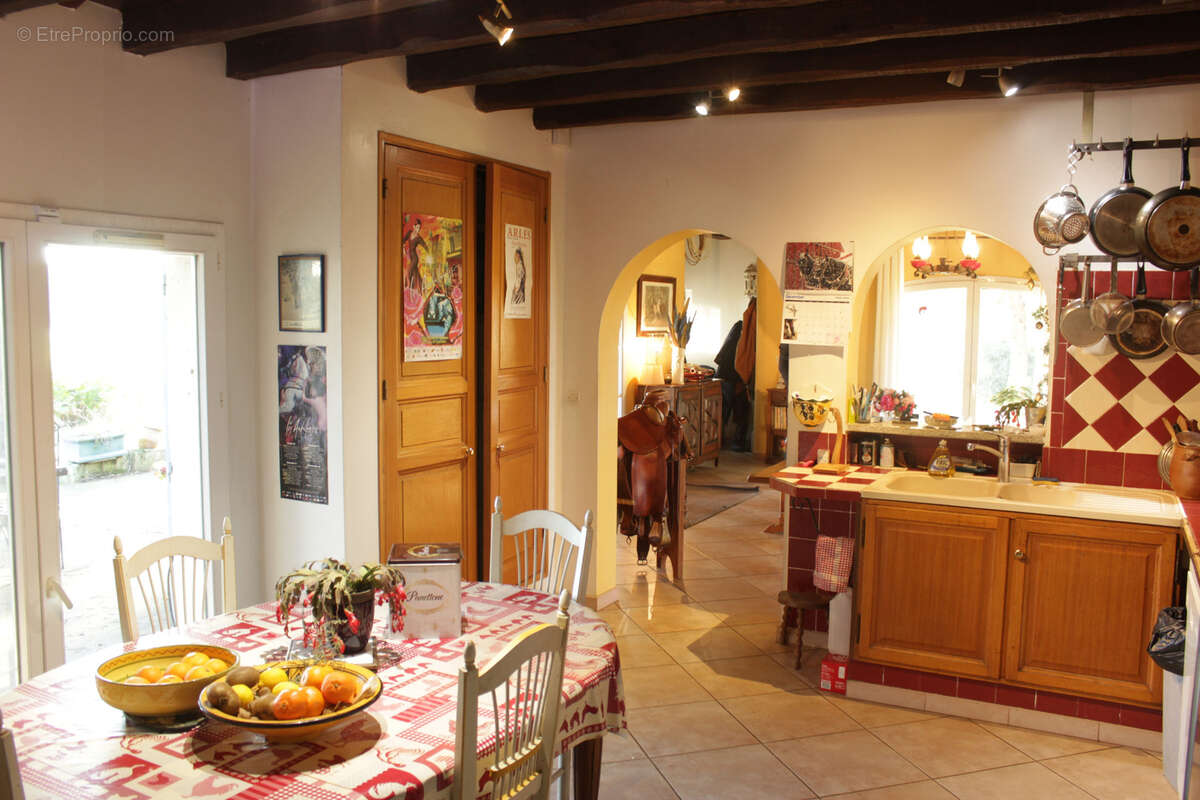 Maison à FONTVIEILLE