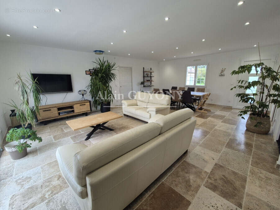 Maison à PONT-L&#039;EVEQUE