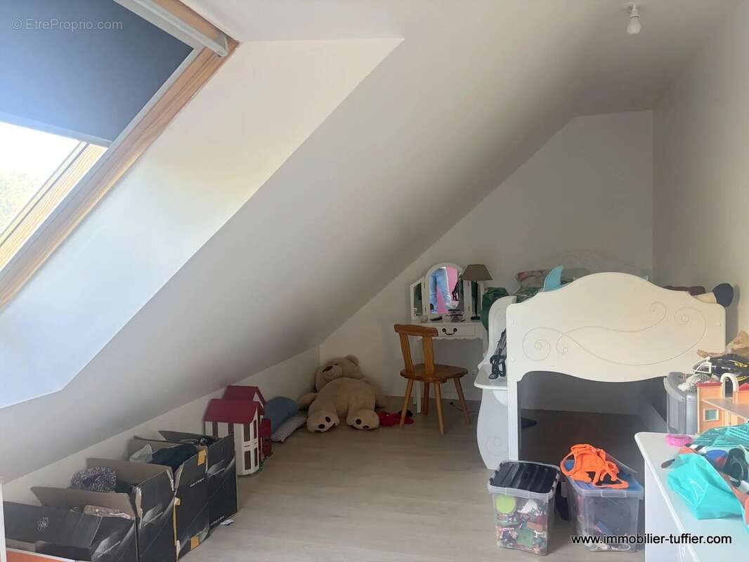 Maison à NUILLE-LE-JALAIS