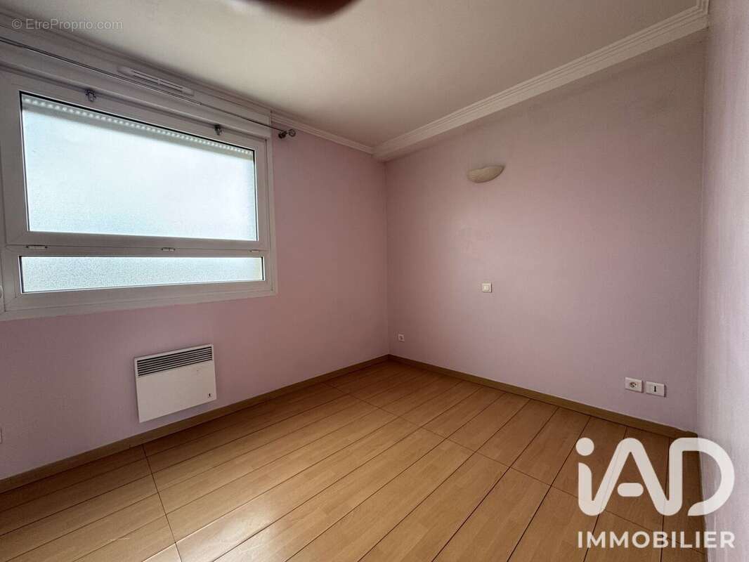Appartement 94 m² à Sin-Le-Noble  - photo 2