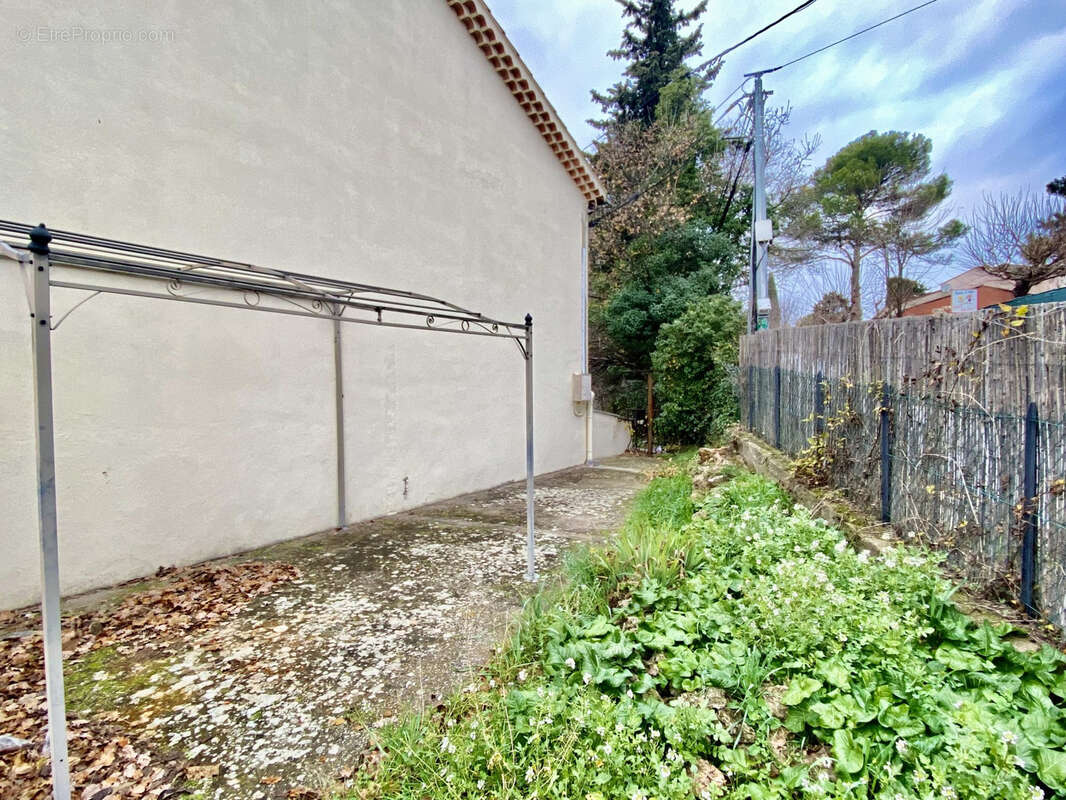 Appartement à LORGUES