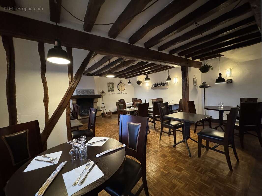 208 m² à Saint-Arnoult-En-Yvelines  - photo 5
