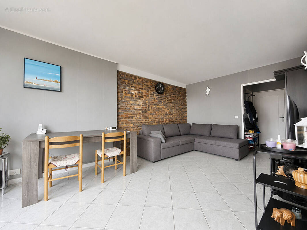 Appartement à SARTROUVILLE