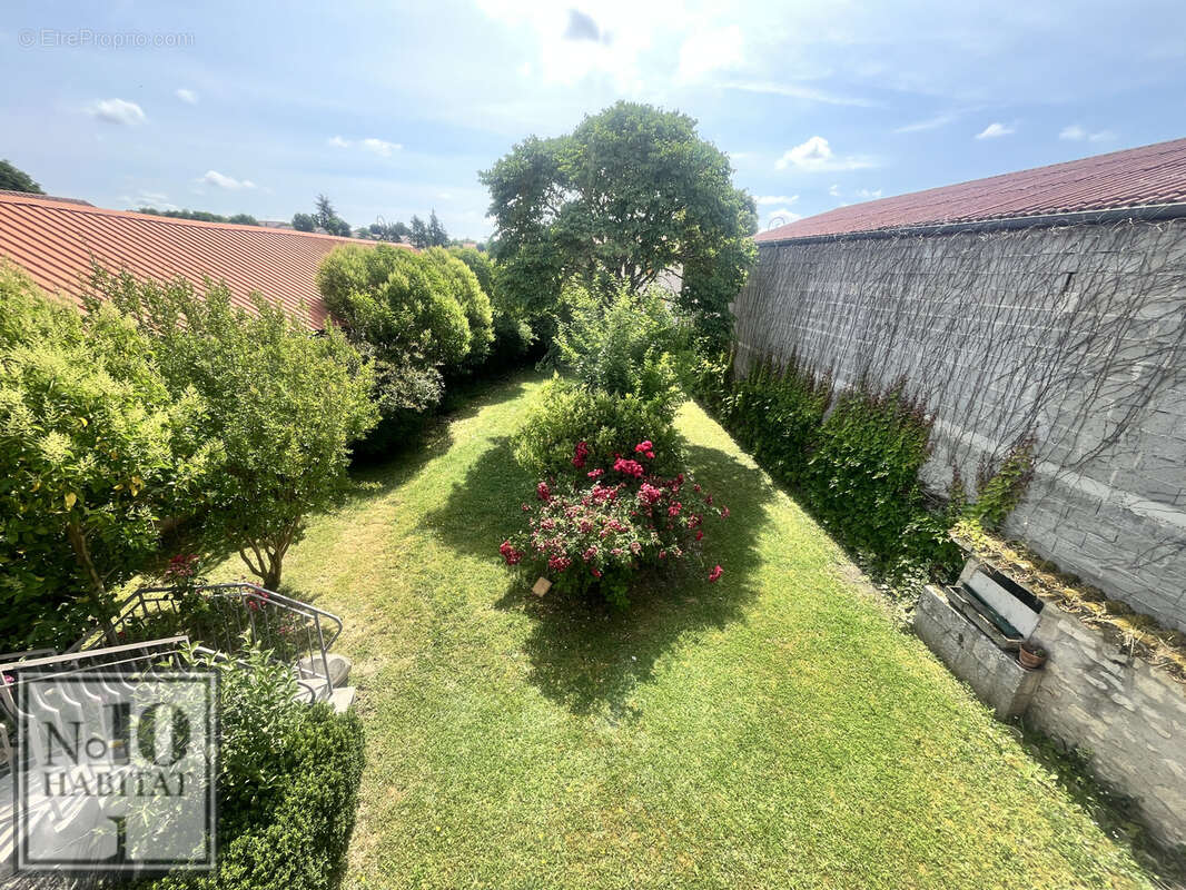 Maison à MAUVEZIN