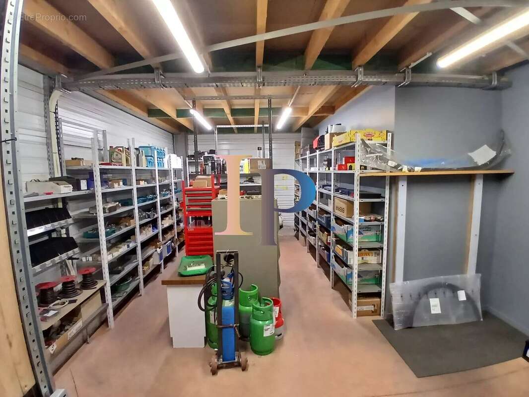 Local industriel et commercial - photo 18