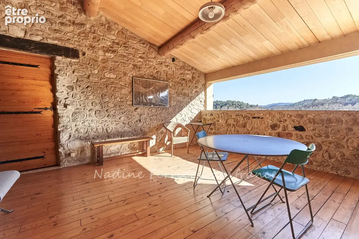 Jouques (13) – grande maison de village rénovée – 215 m² – 4 chambres – terrasse panoramique - photo 26