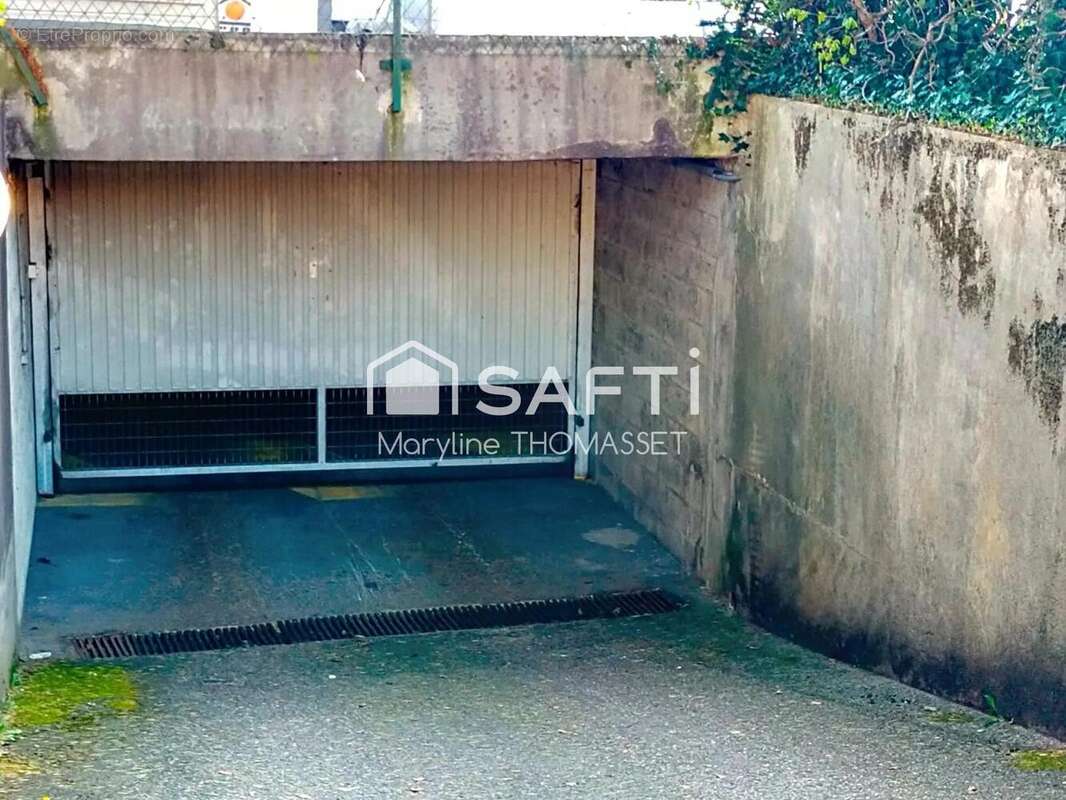 Photo 2 - Parking à ANNECY