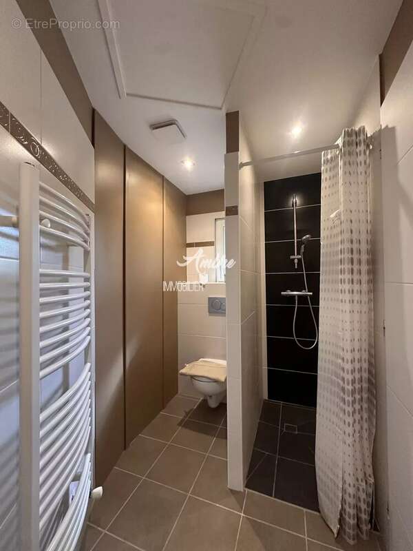 Maison à MONTELEGER