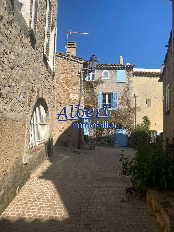 Appartement à LE CASTELLET