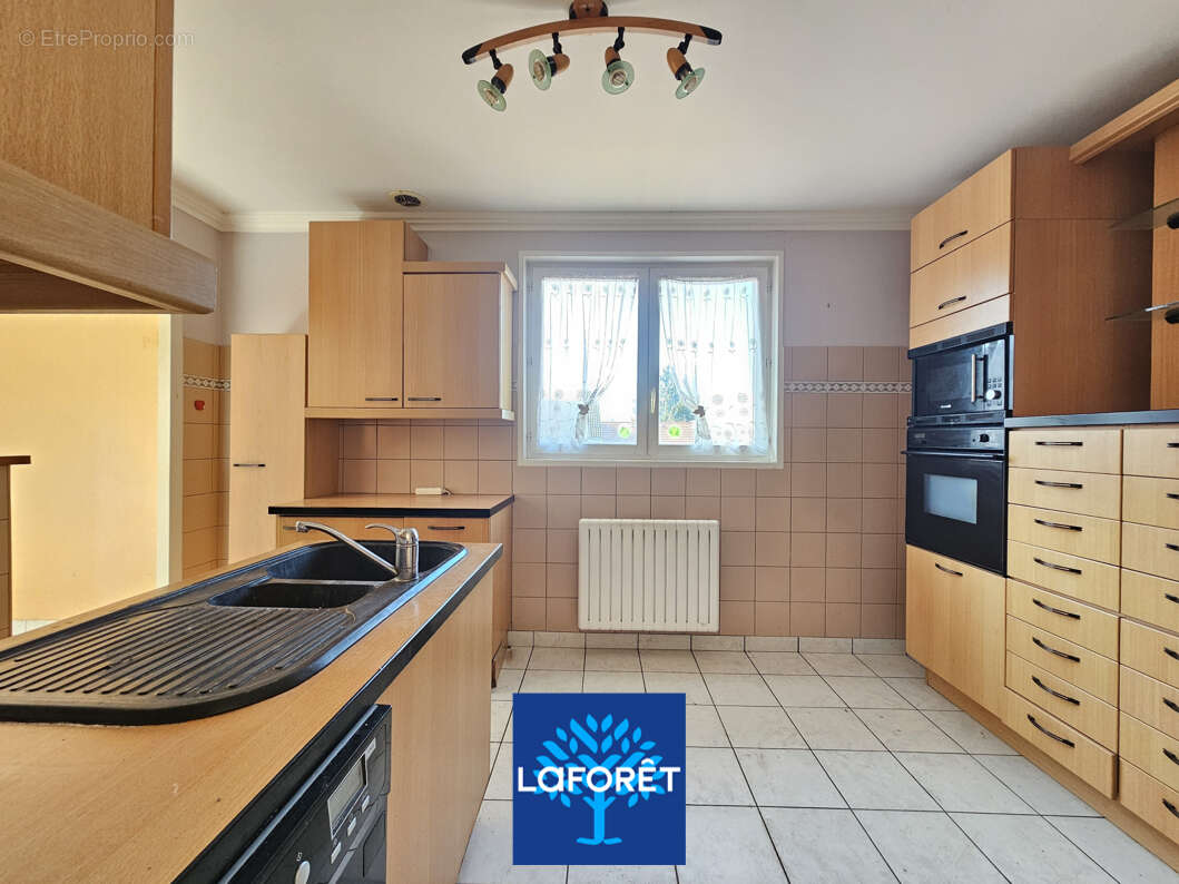 Maison à SAINT-PIERRE-DE-CHANDIEU