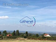 Terrain à SAINT-CHRISTOPHE-EN-BRIONNAIS