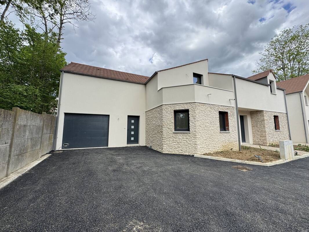 Photo 1 - Maison à FERRIERES-EN-BRIE