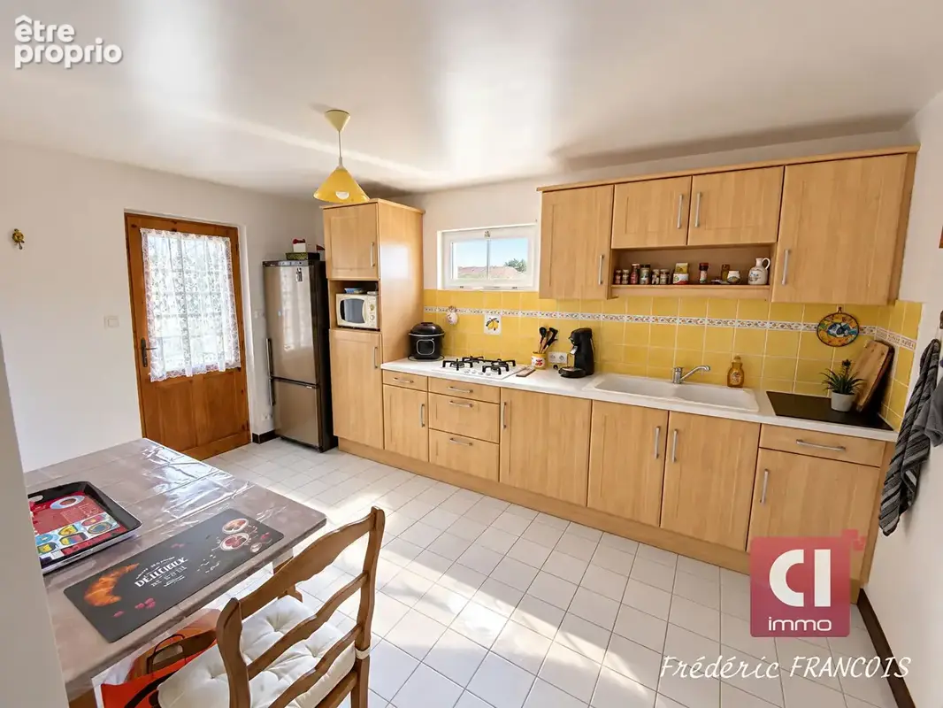 A vendre maison composée de deux logements(136 m²) à GAREOULT - photo 12
