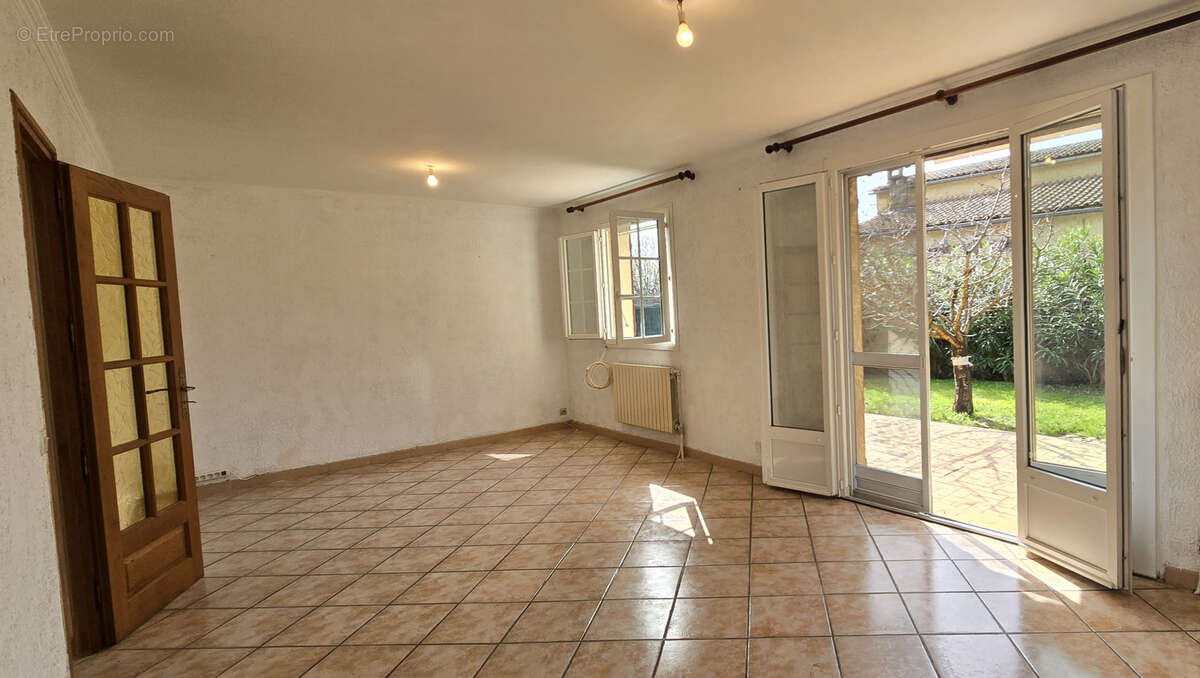 Maison à SORGUES