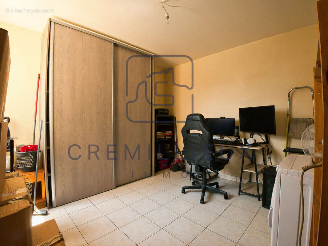 Appartement à GUILHERAND-GRANGES