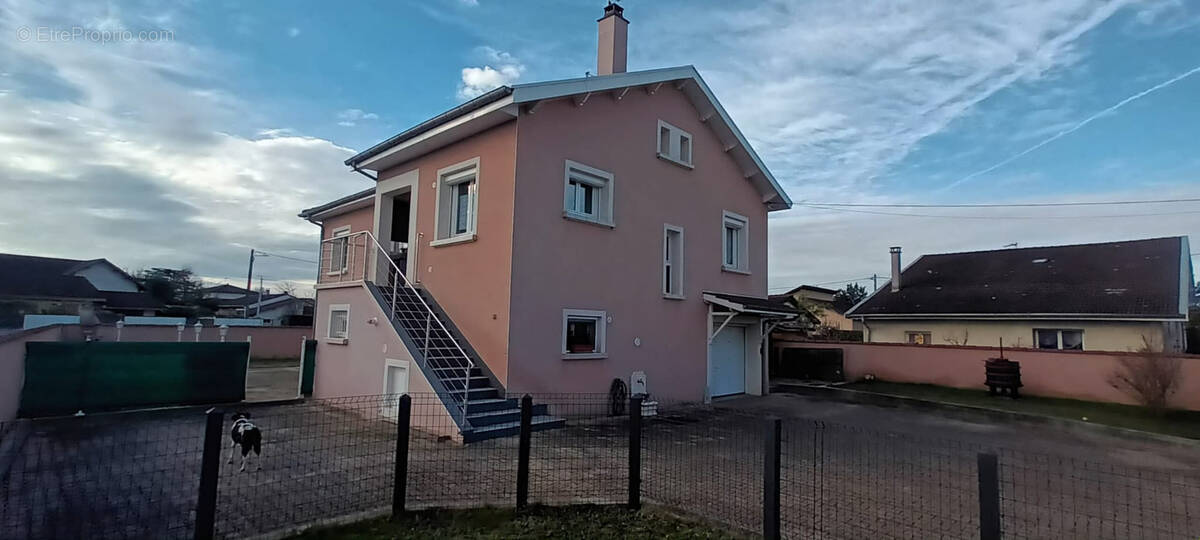 Maison à SAINT-ROMAIN-DE-JALIONAS