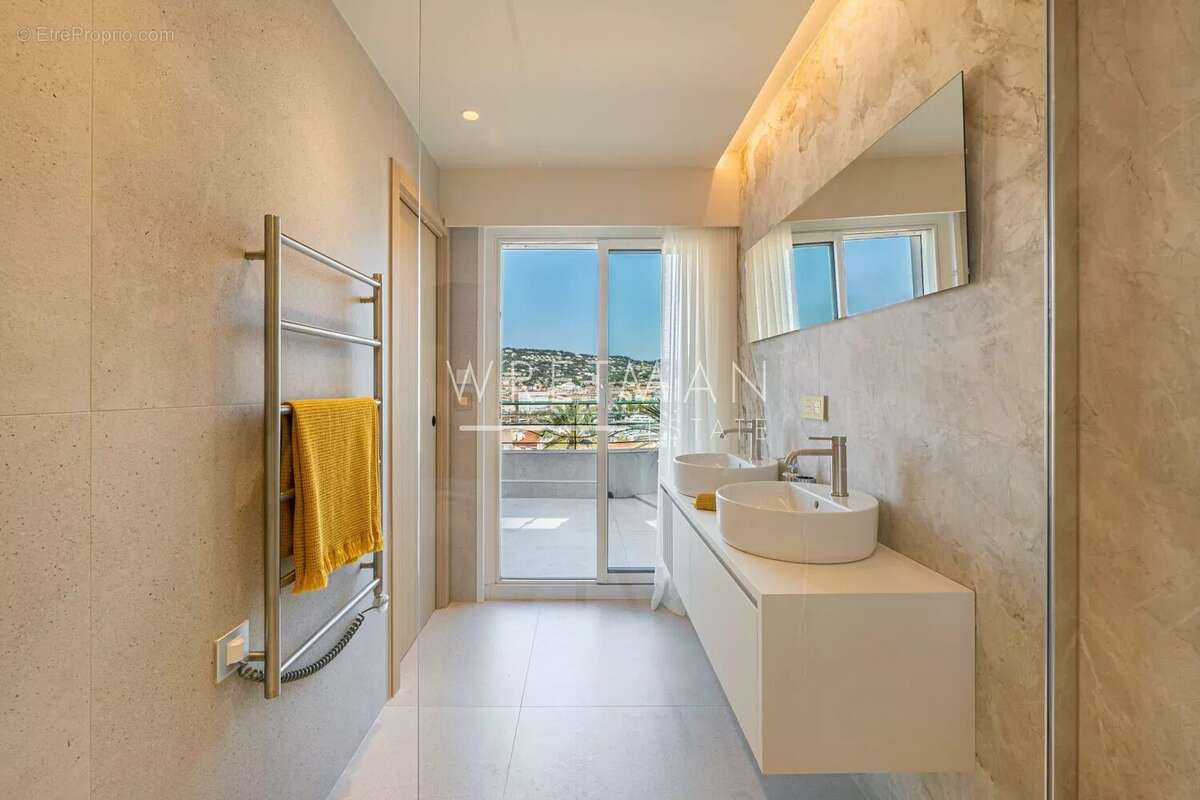 Appartement à CANNES