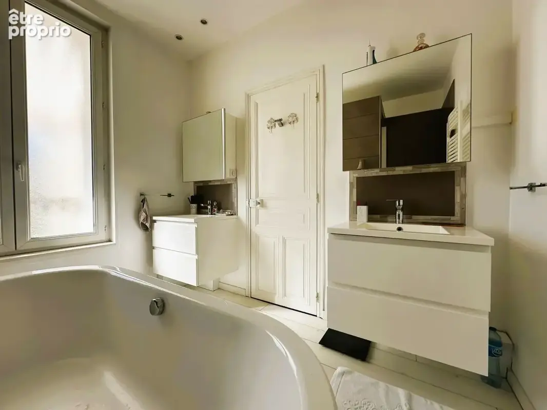 Maison bourgeoise d'exception a proximite du plan d'eau - photo 8