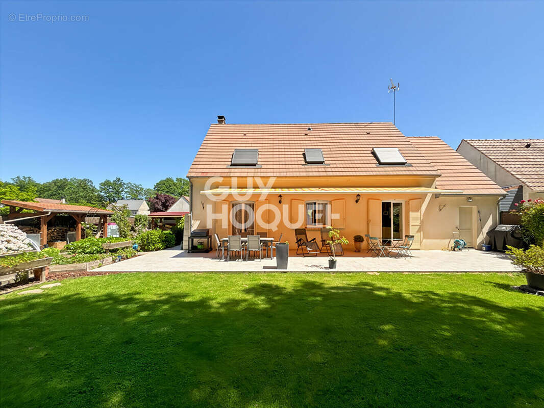 Maison à CREVECOEUR-EN-BRIE