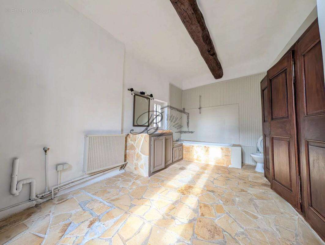 Maison à LA BASTIDE-DES-JOURDANS