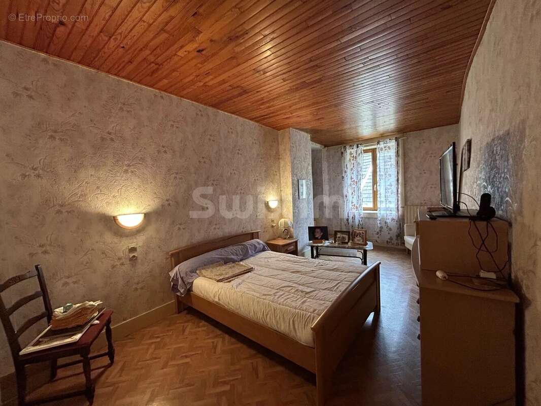 Maison à LONS-LE-SAUNIER