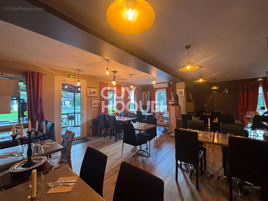 Commerce à ESCOURCE