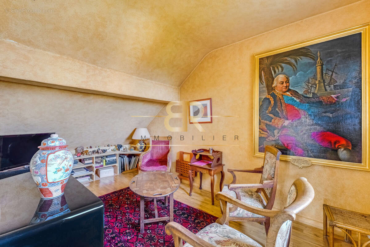 Appartement à SURESNES
