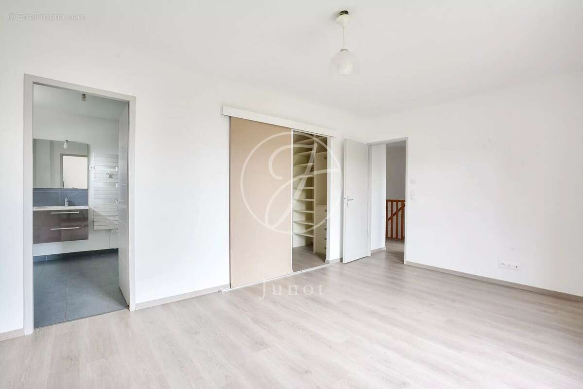 Maison à CROISSY-SUR-SEINE