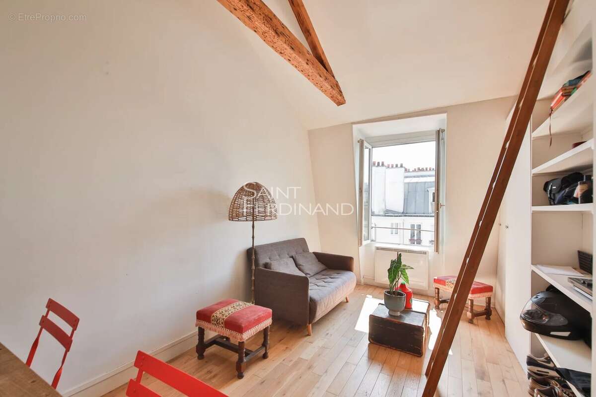 Appartement à PARIS-17E