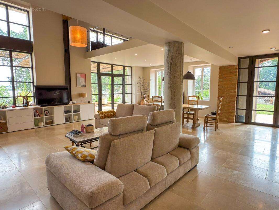 Maison à ENDOUFIELLE