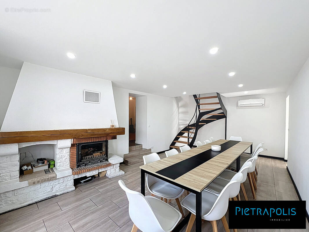 Maison à REGNIE-DURETTE