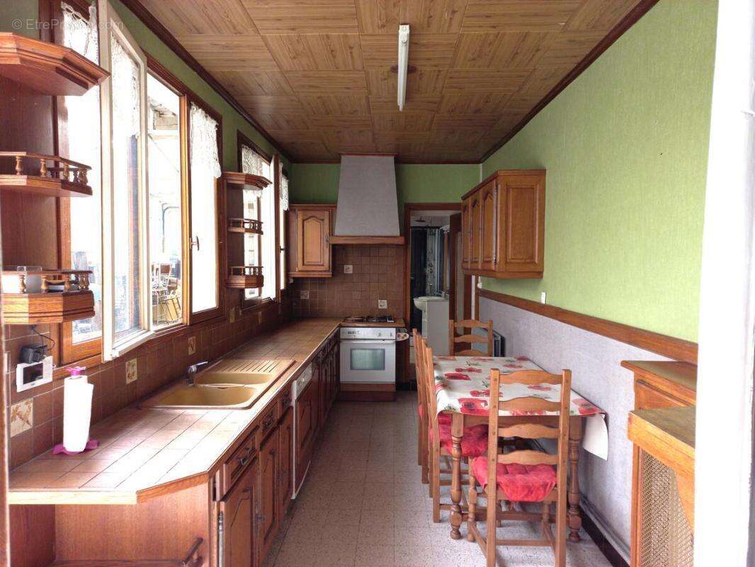 Maison à FRUGES
