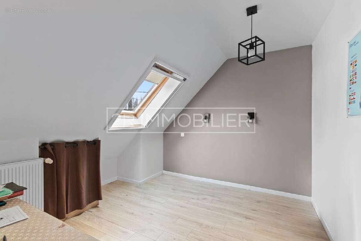 Maison à BUSSY-SAINT-GEORGES