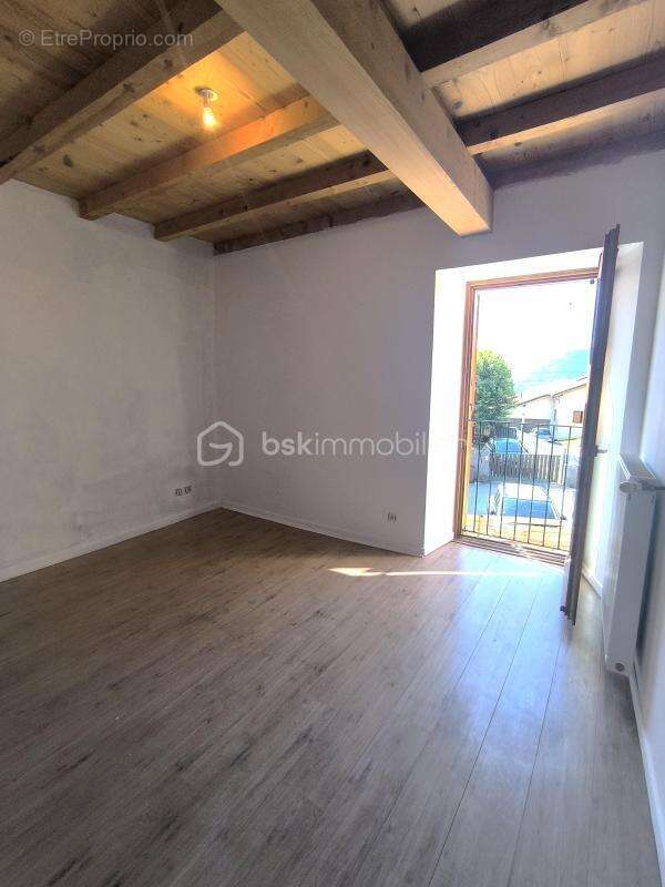  Maison de ville coup de cœur entièrement rénovée avec terrasse de 65 m² - photo 11