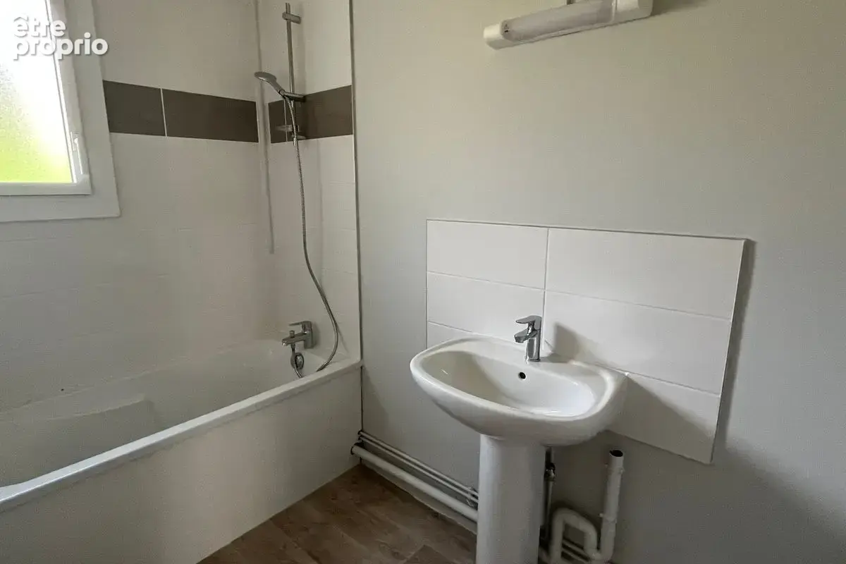 Preuilly sur Claise - Appartement T3 - photo 6
