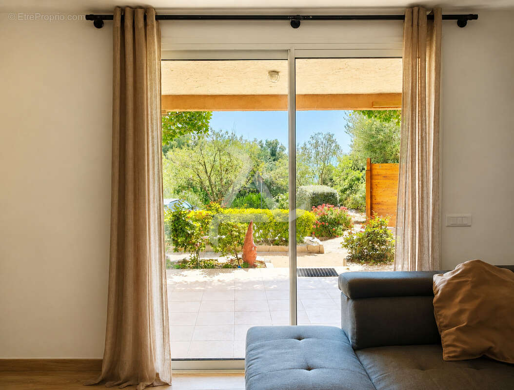 Appartement t4 de 82 m2 dans petite copropriété de charme à 20min de porto-vecchio - photo 5