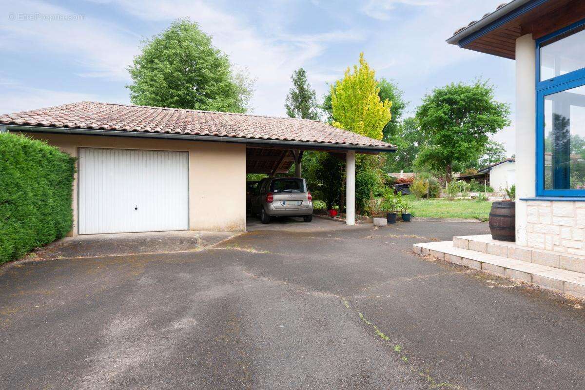 Maison à MAZEROLLES