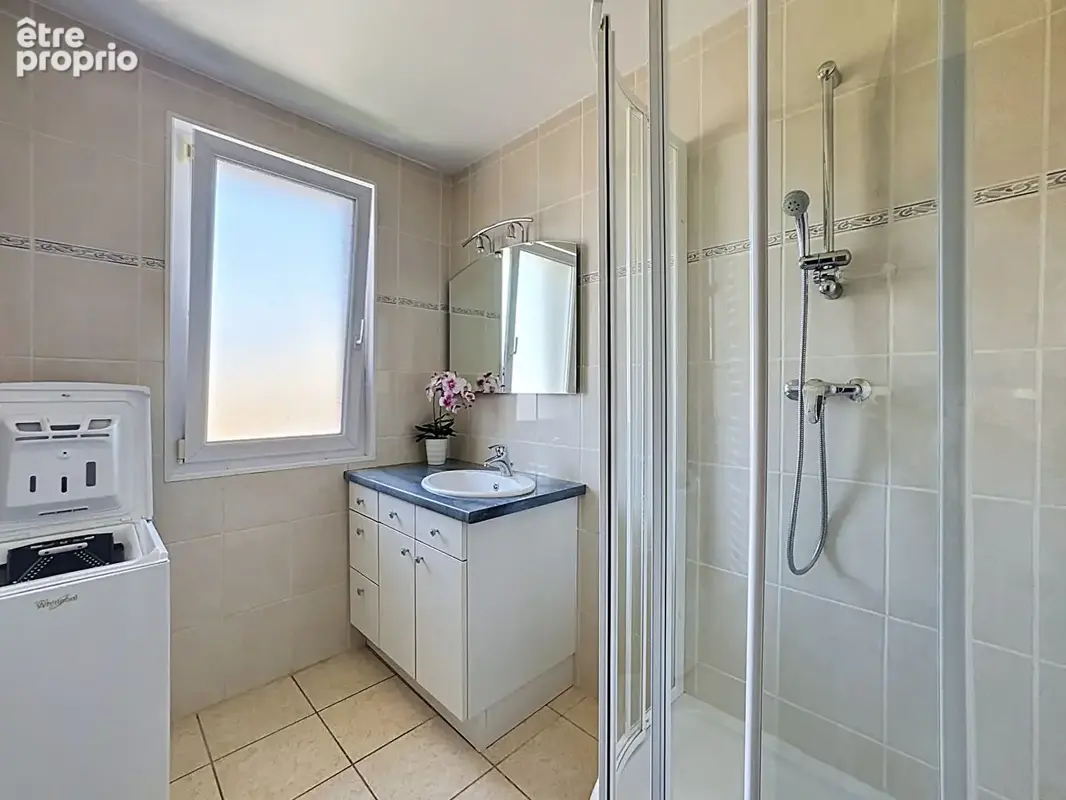 Appartement traversant de 82,64 m² - Dernier étage - À rénover selon vos envies - photo 12
