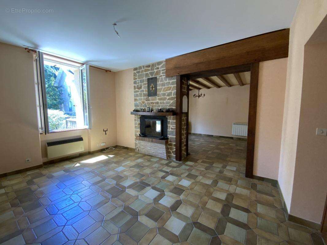 Maison à GENOUILLAC